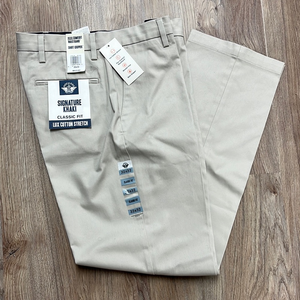 NWT Men’s Dockers Classic Fit Signature Khakis